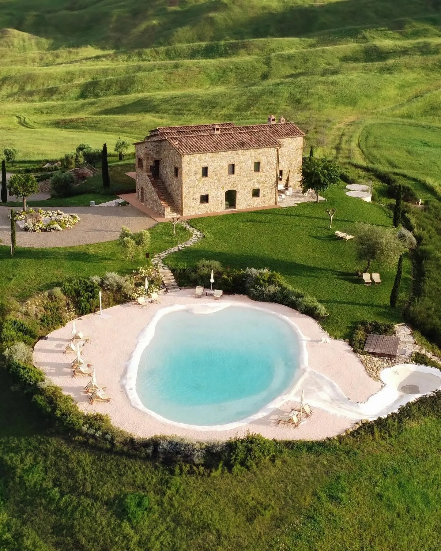 Val d'Orcia Relais — Un casale tra i cipressi: logo, 1440×1800 PX